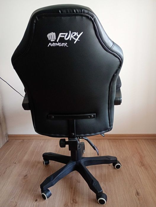 Офис стол/ геймърски стол Gaming Fury Avenger M