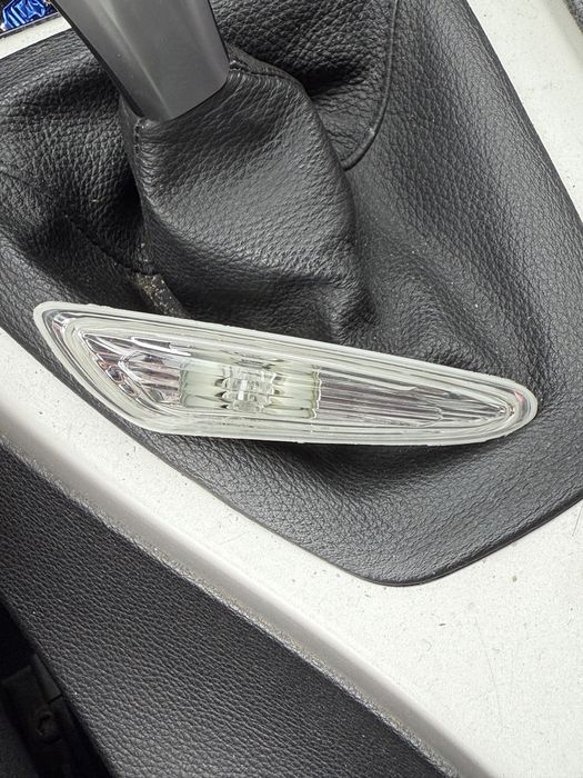 Semnalizare BMW stânga