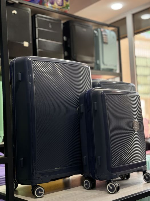 Чемодан из полипропилена по акции, средний