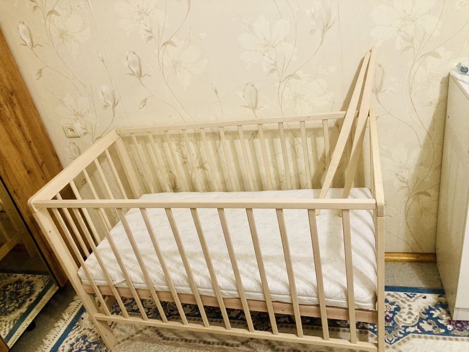 Продам детскую кроватку
