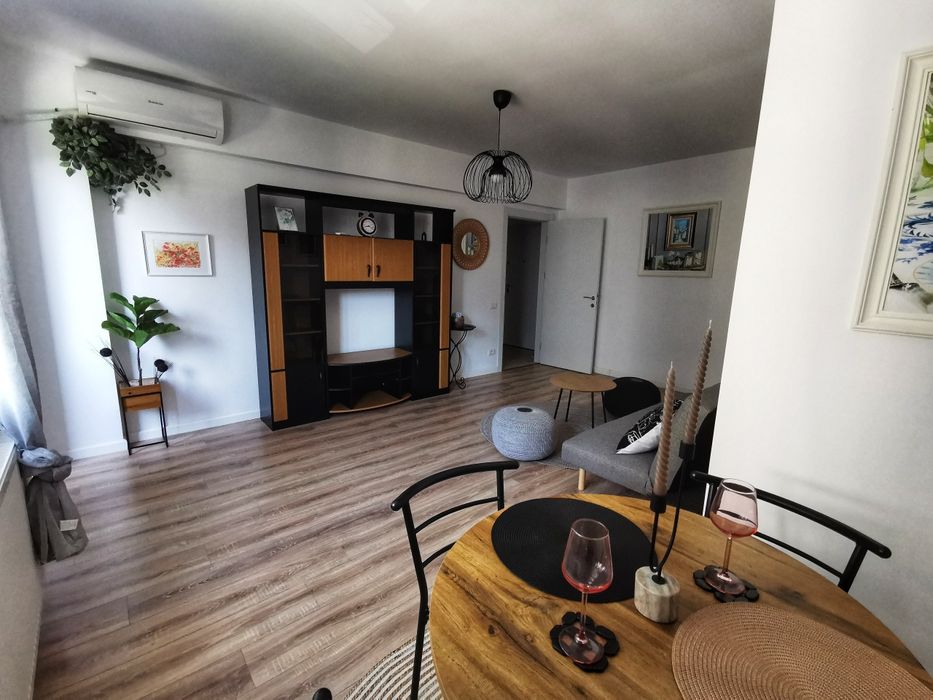 Apartament 2 camere  + parcare demisol +boxa- Strada postasului - Comp