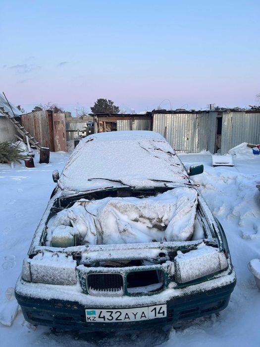 BMW 318i по запчастям