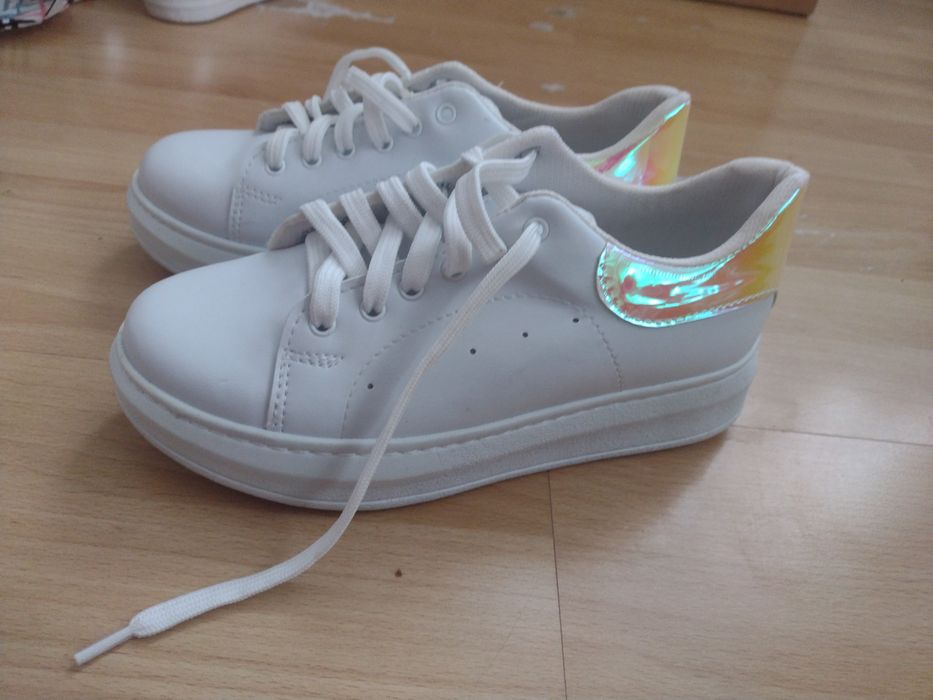 Нови дамски маратонки, 36 номер