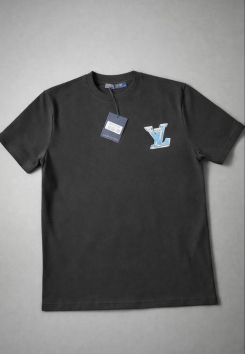 Тениски на Balenciaga и LV