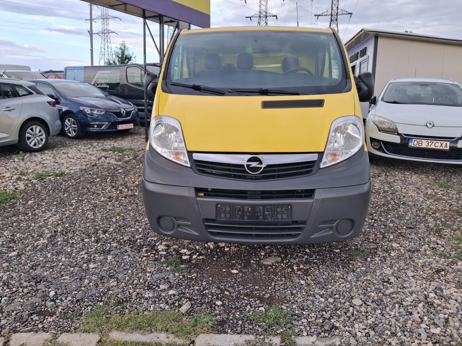 Opel Vivaro ( Renault Trafic )