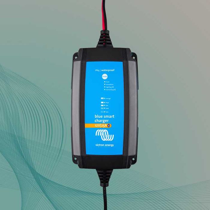 Victron Blue Smart IP65 Charger Виктрон зарядно устройство 12 V / 25 A