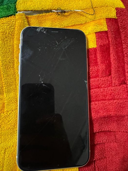 Продам iPhone 11