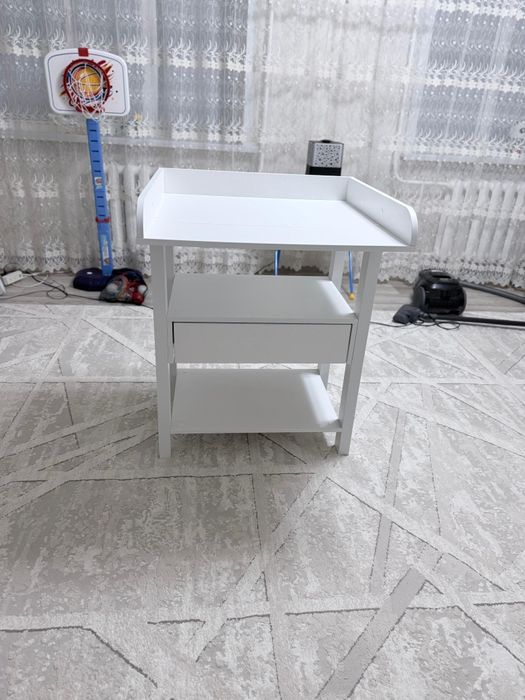 Продам пеленальный столик