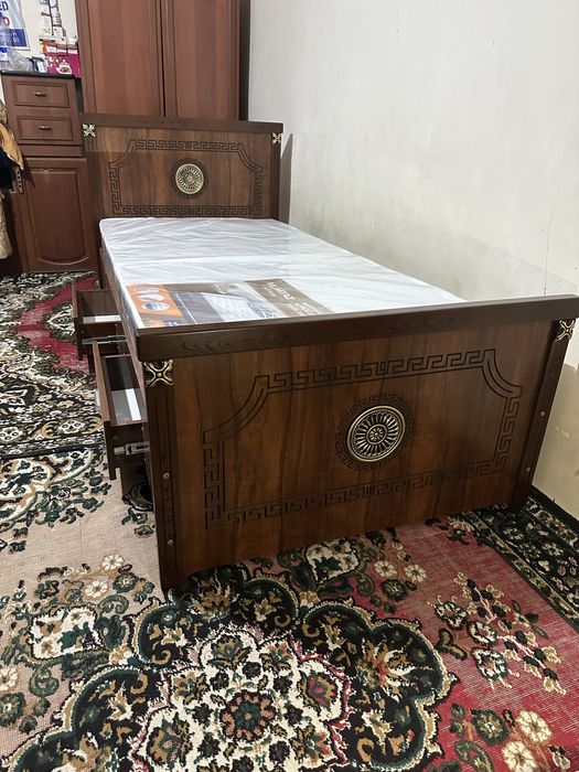 Krovat kravat karavat karavot kalavot kirovat divan