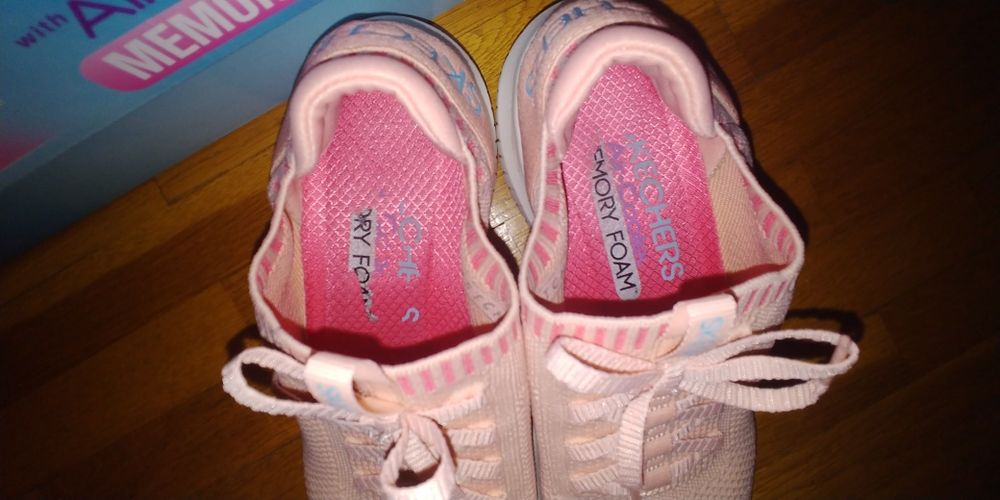 Отлични маратонки, Skechers, номер 37