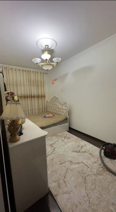 Yunusobod 17 kvartalda 4 xonali 
4/5/5 kvartira sotiladi