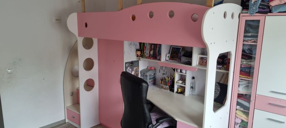 Pat etajat cu dulap si birou