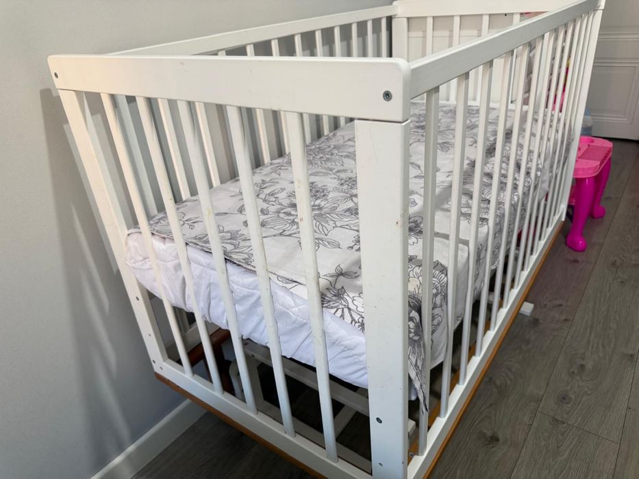 Кроватка с матрасом