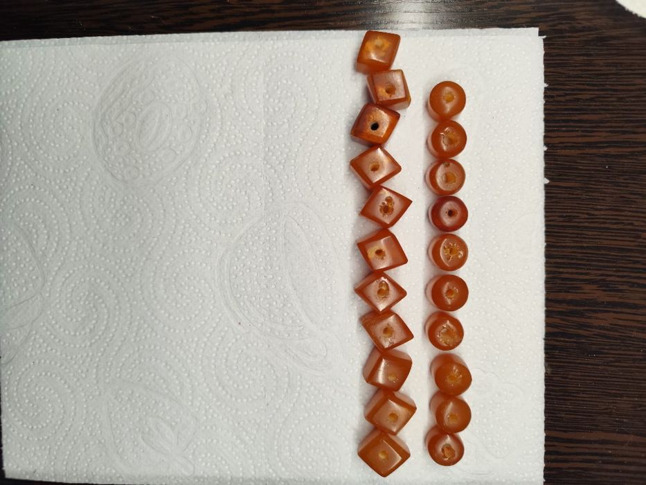 Продам янтарные бусины