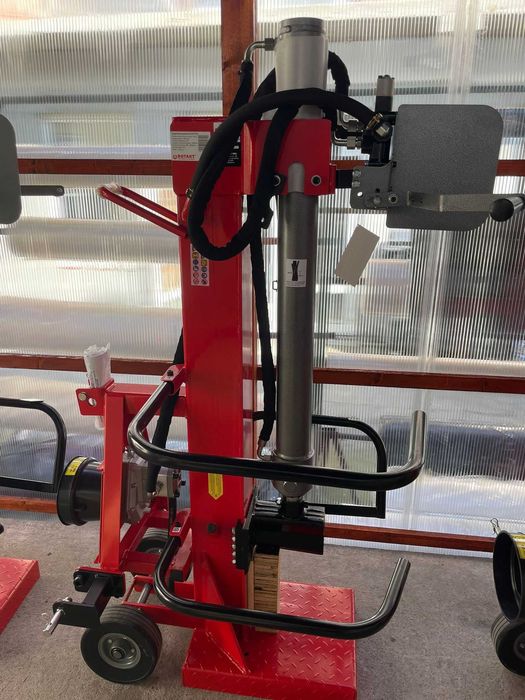 Despicător de bușteni VLS16TS la priza de putere tractor