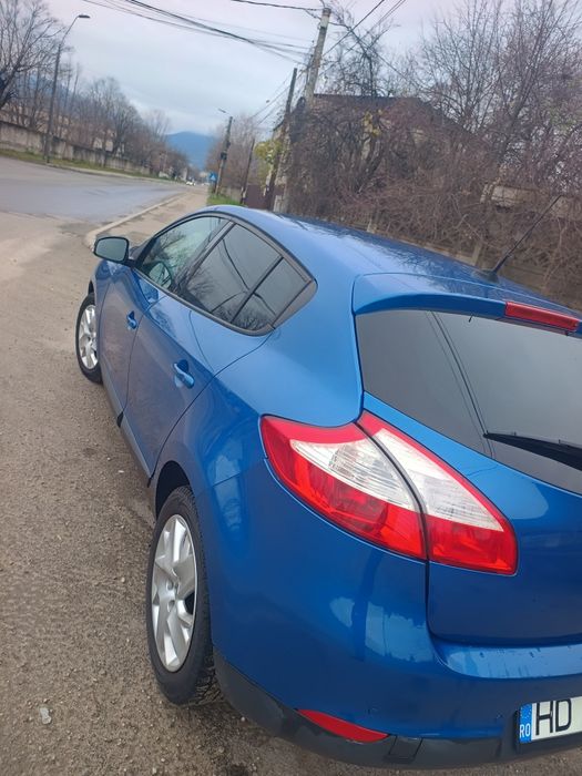 Vând mașină renault