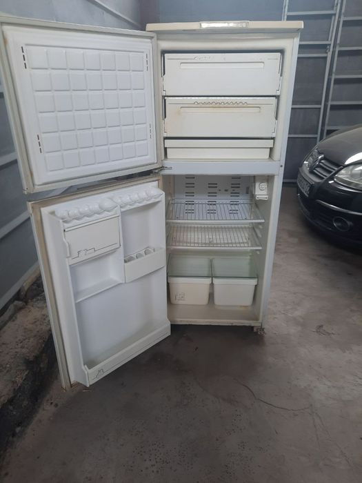 Продам холодильник