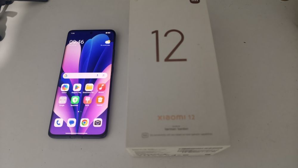 Xiaomi 12 foarte bine intretinut, achizitionat de nou