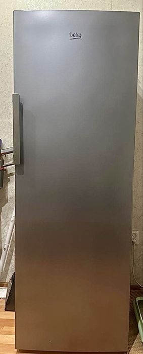 Продам морозильную камеру beko