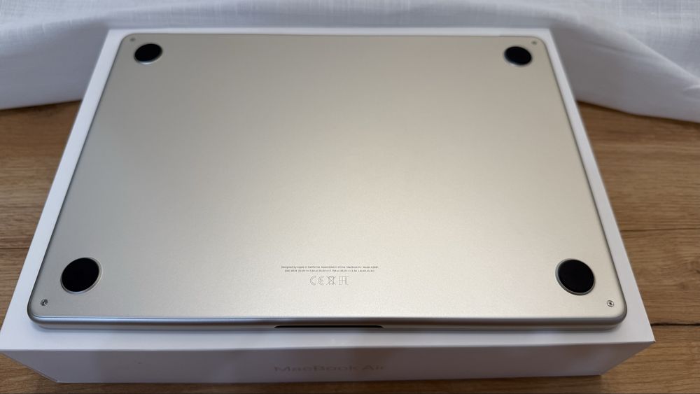 MacBook Air 13 M2, 256GB, Gold