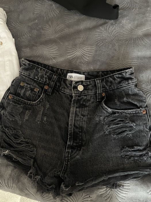 Дамски къси дънкови панталони на Zara и Stradivarius