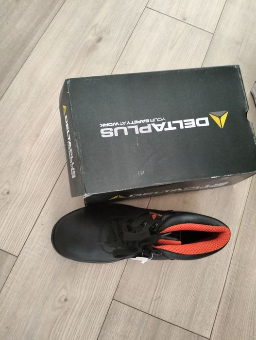 Жазғы арнайы аяқ киім