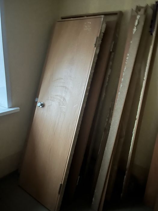 Продам межкомнатные двери 6шт