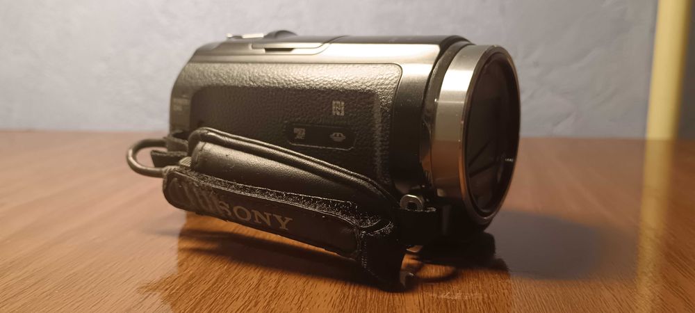 Видеокамера Sony HDR-CX530