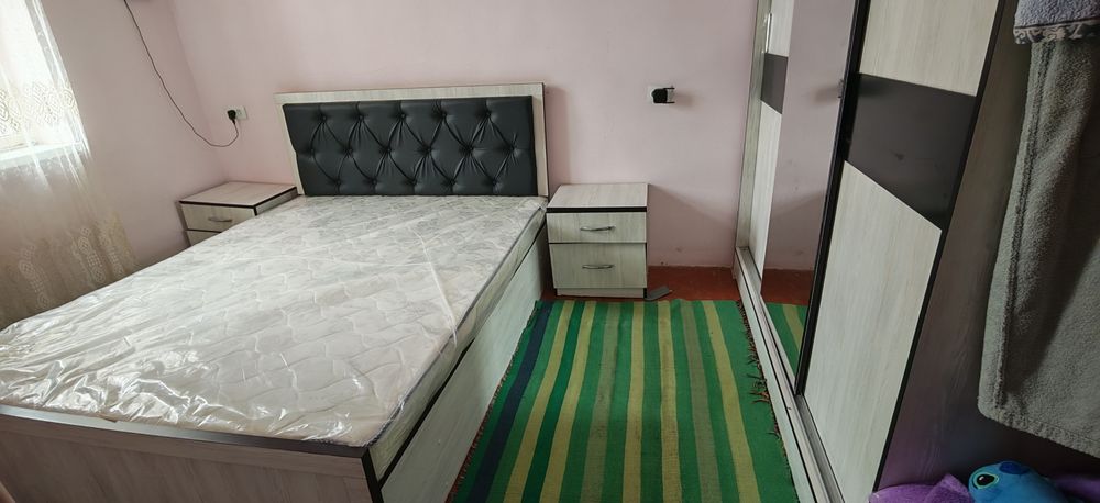 Продаётся б/у спальный гарнитур