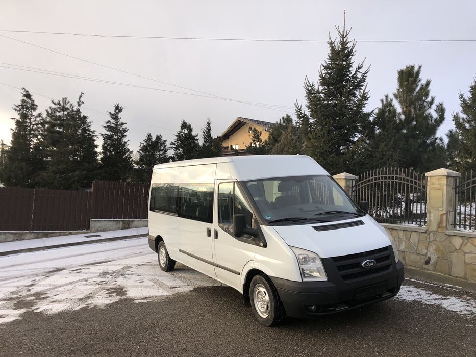 Vand  Ford tranzit  anul 2012 cu rampă functionala cu trlecomanda
