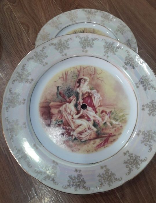 Менажница, трехъярусная посуда