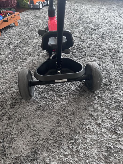 Детский велосипед с ручкрй