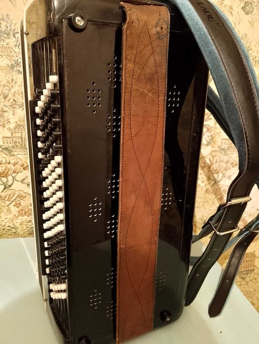 Продам Баян Рубин 7