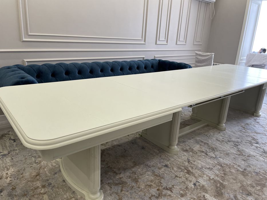 Стол для гостиной