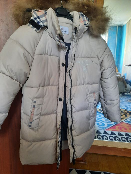 Куртка на девочку на 6-7 лет