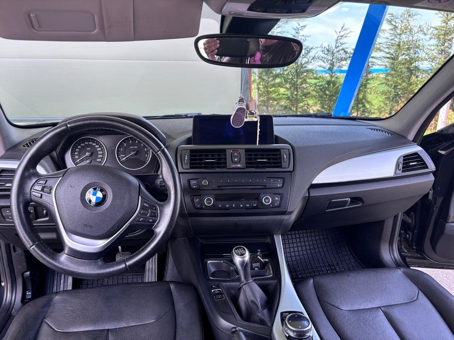 BMW  model Seria1 118i