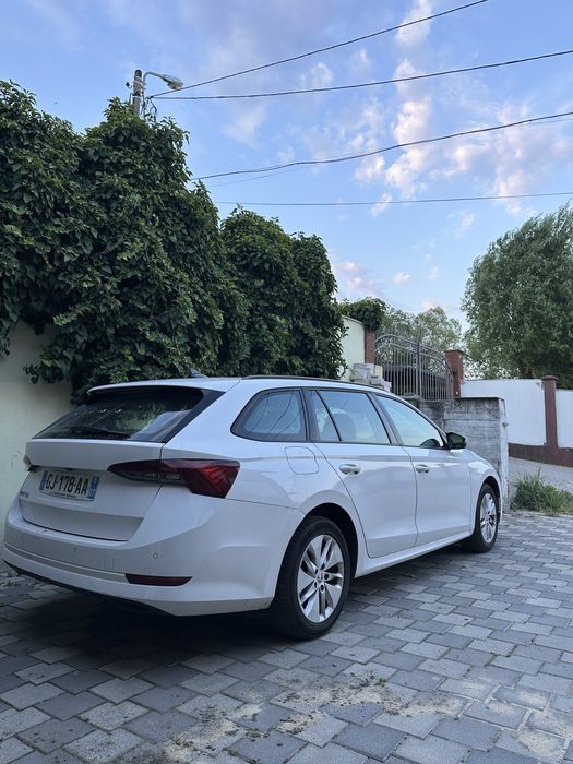 SKODA Octavia 2022 — imagine 3