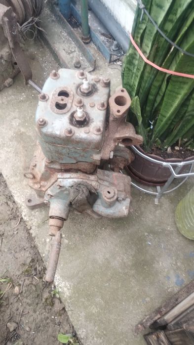 Vând motor 6 cp,2 cilindri