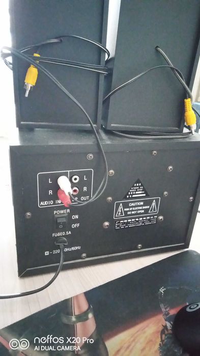 Продам компьютерный стол + в подарок стереосистема