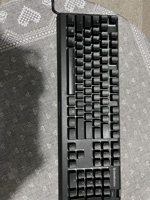 Vand tastatura steelseries apex 3