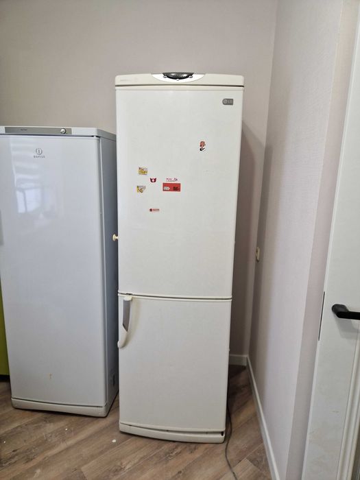 Холодильник  LG 180см