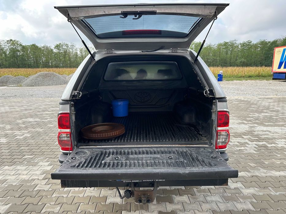 Toyota HILUX 2016 pret cu TVA