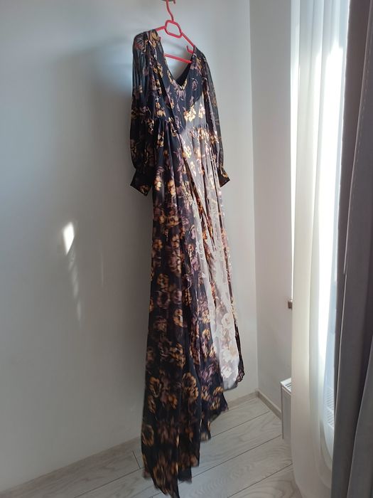 Vând rochie superbă