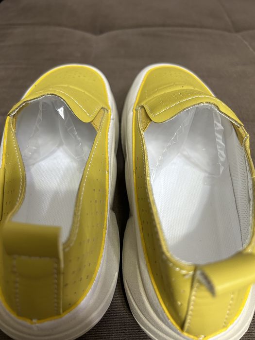 Спортивная обувь