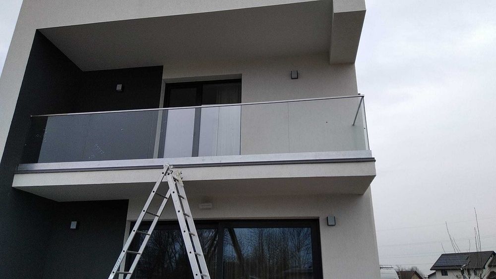 Balustrada de sticla cu lem