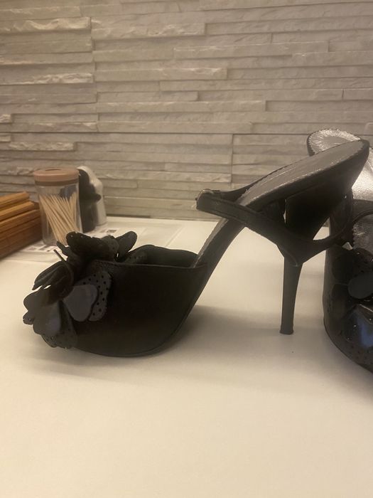 Сандали на висок ток от естествена кожа