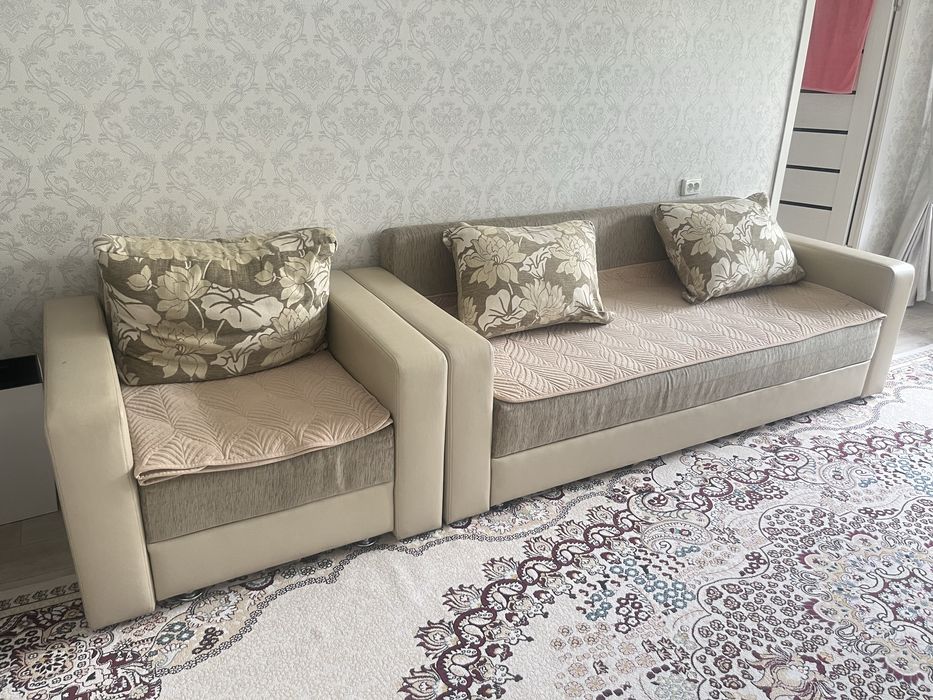 Диван в гостинной