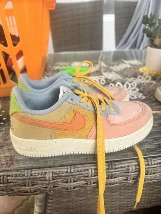 adidasi nike multicolori