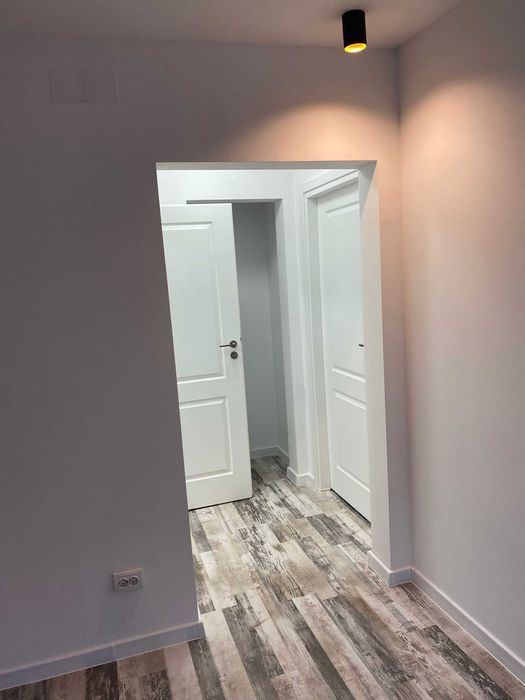 Vanzare apartament 2 camere locuinta /birou Metrou 1 Mai