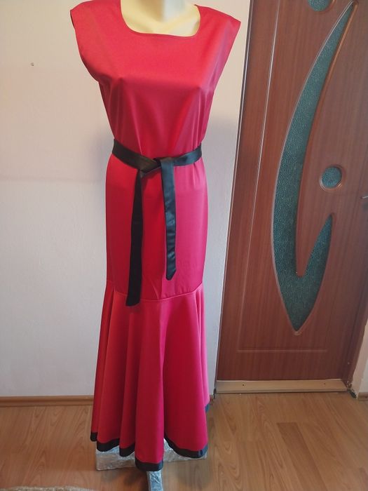 Rochie de  ocazie  noua  .